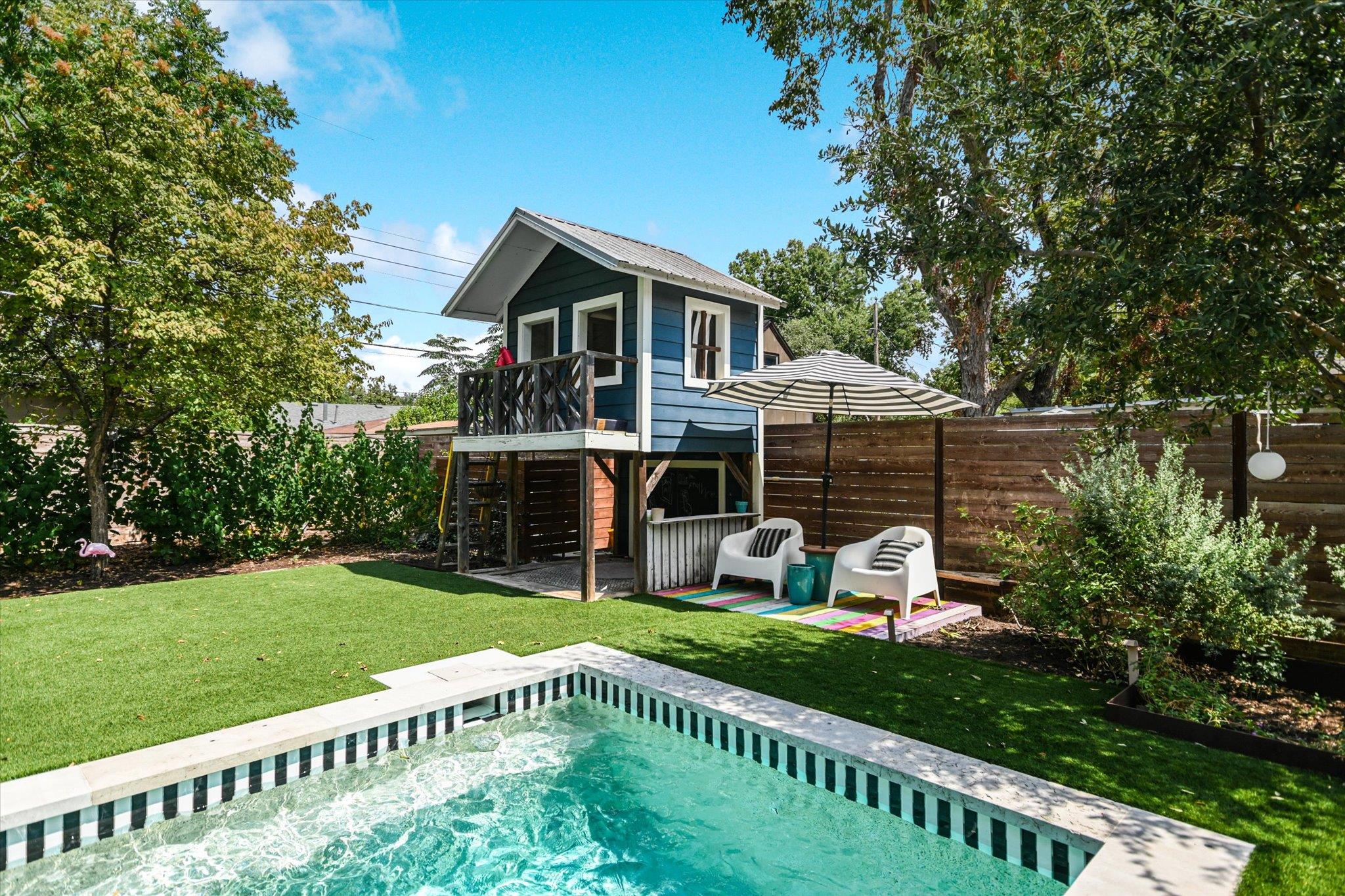 1600 Larkwood DR