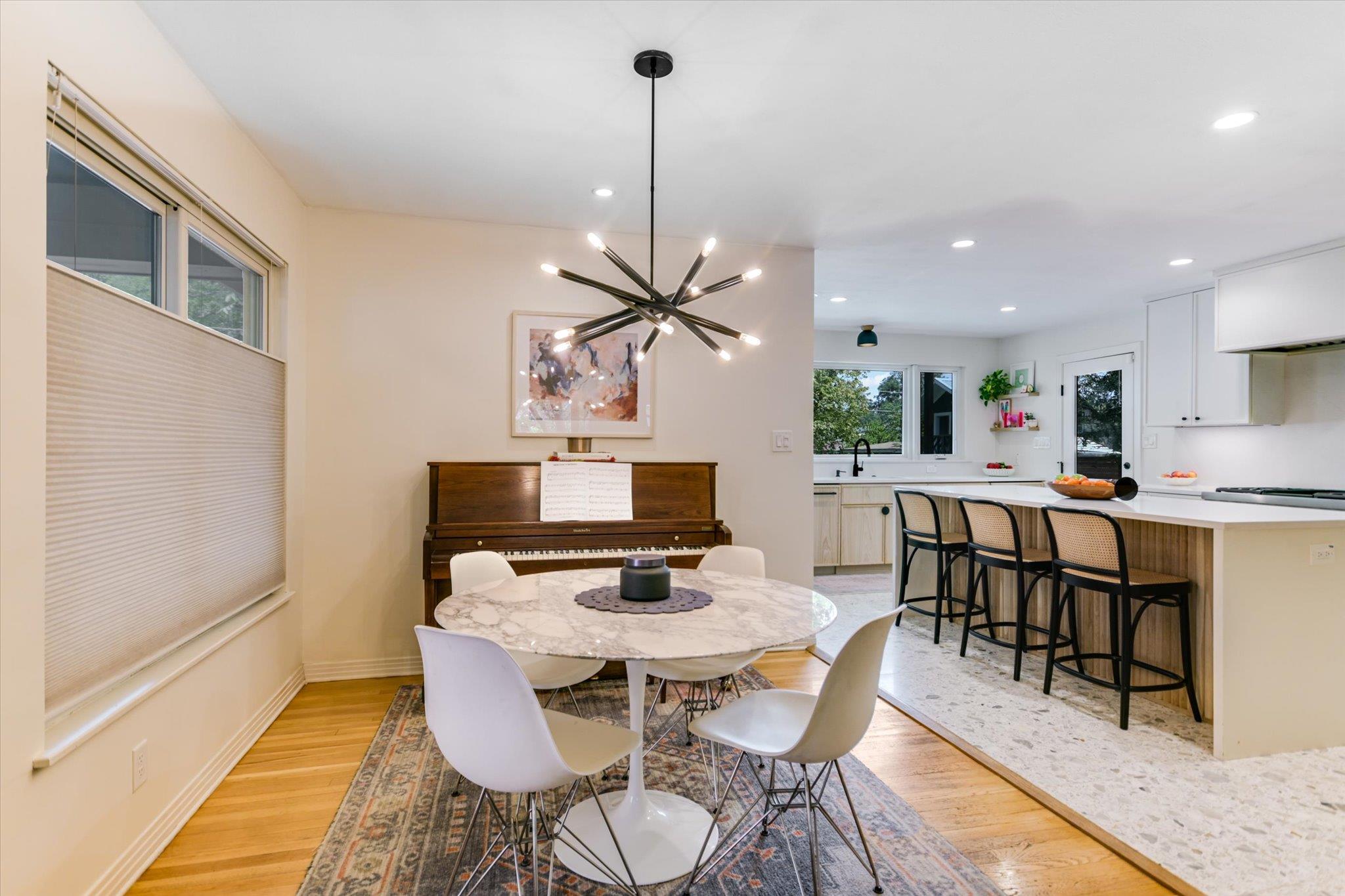 1600 Larkwood DR