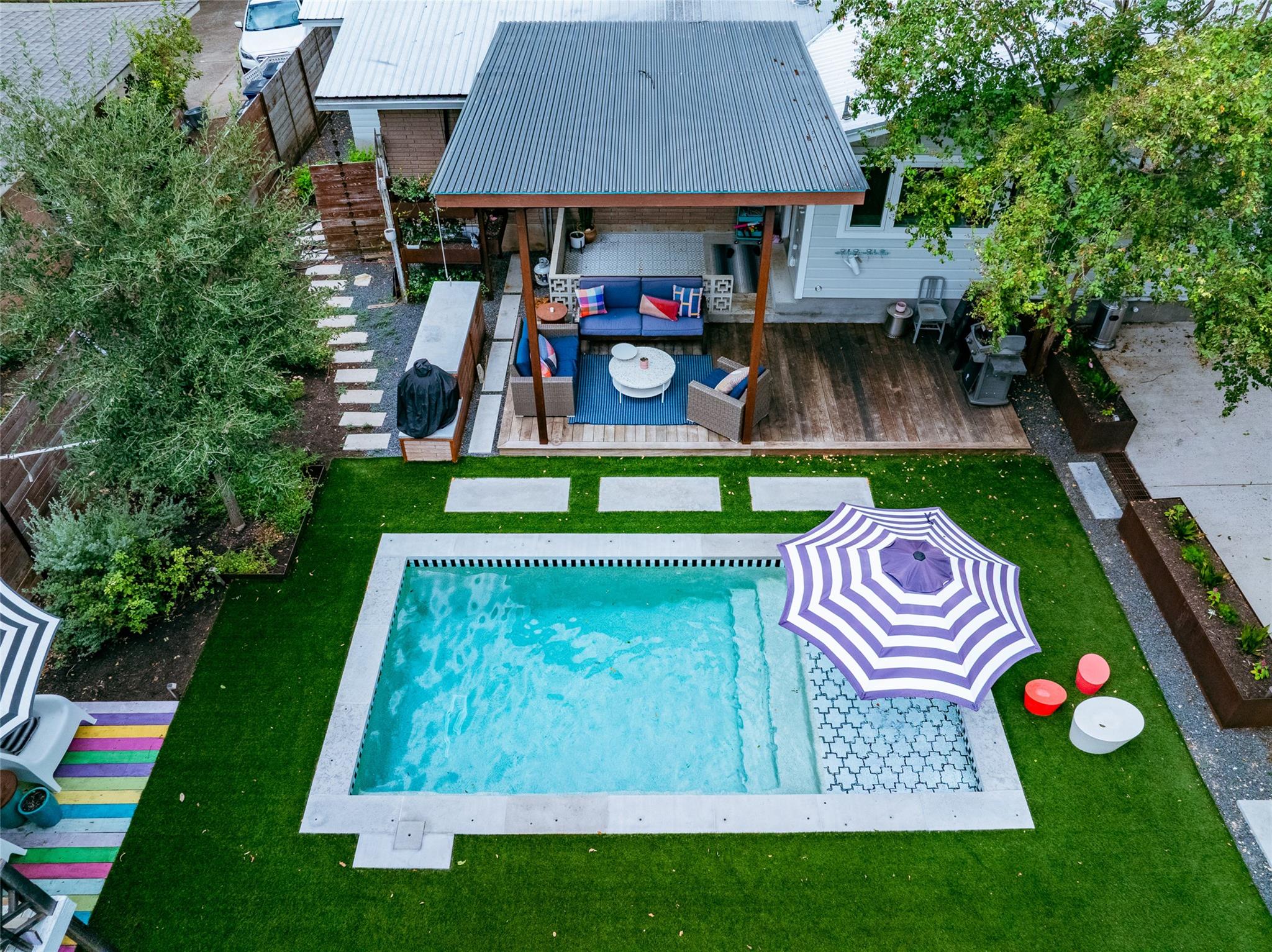 1600 Larkwood DR