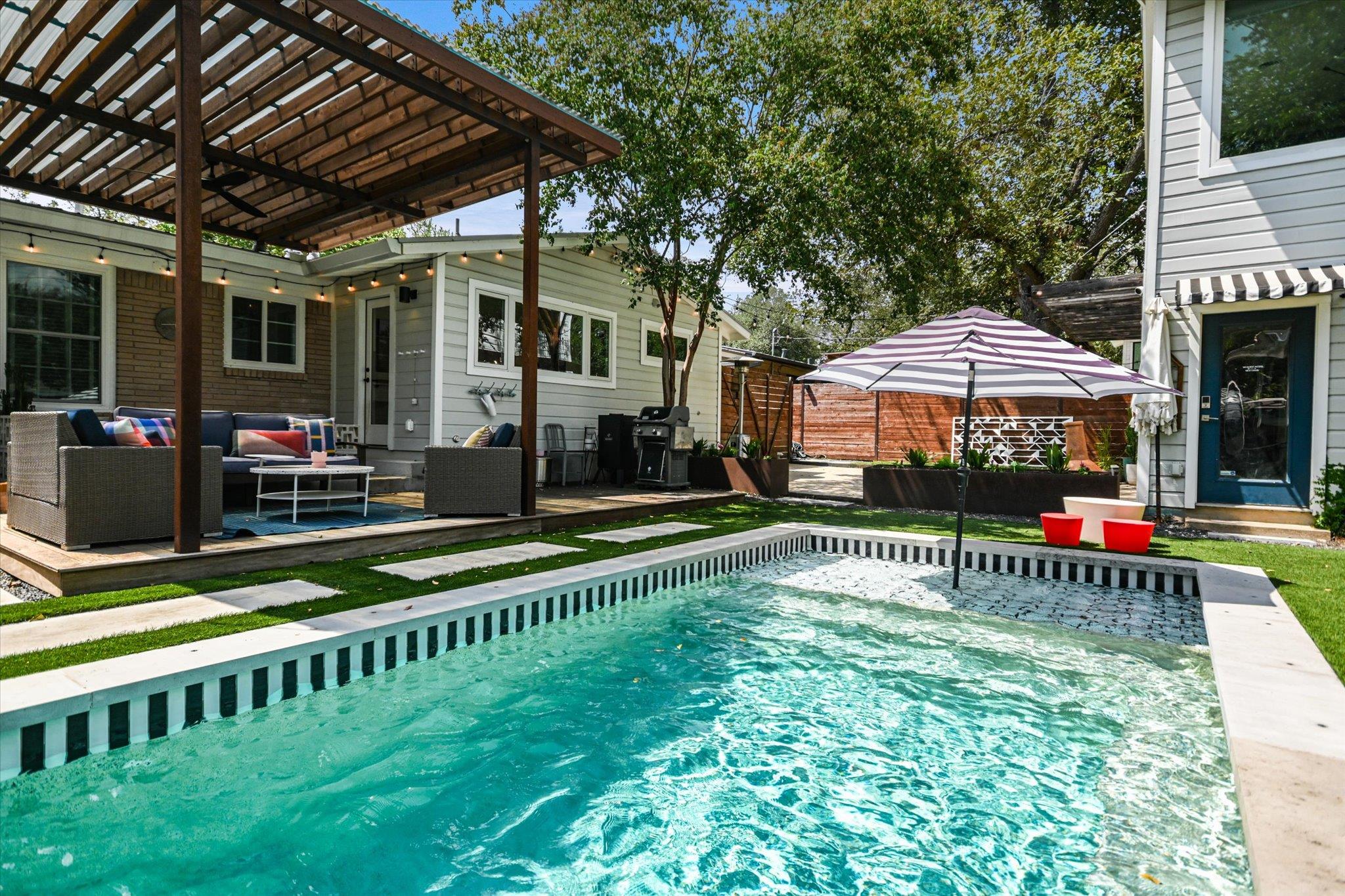 1600 Larkwood DR