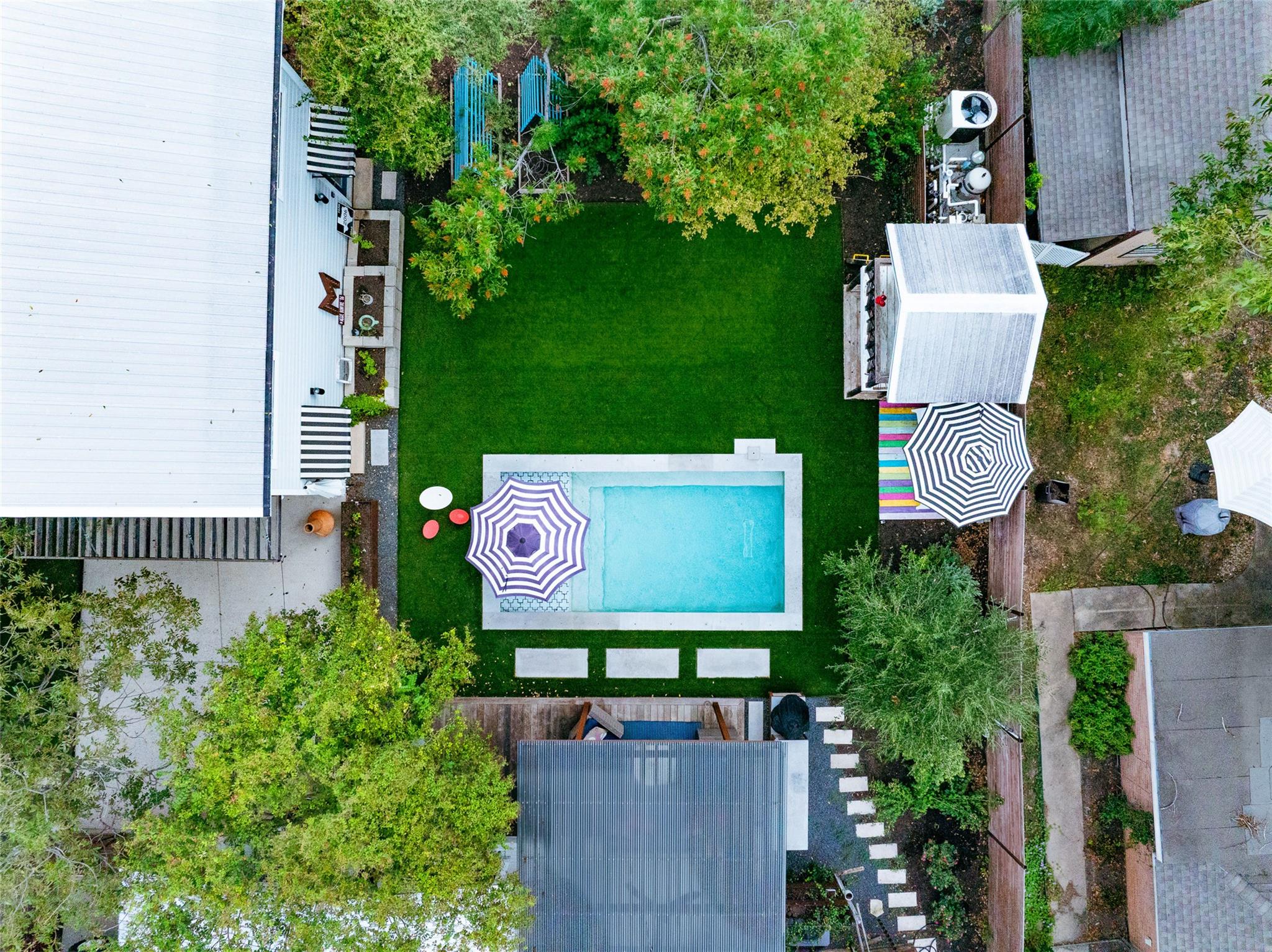 1600 Larkwood DR