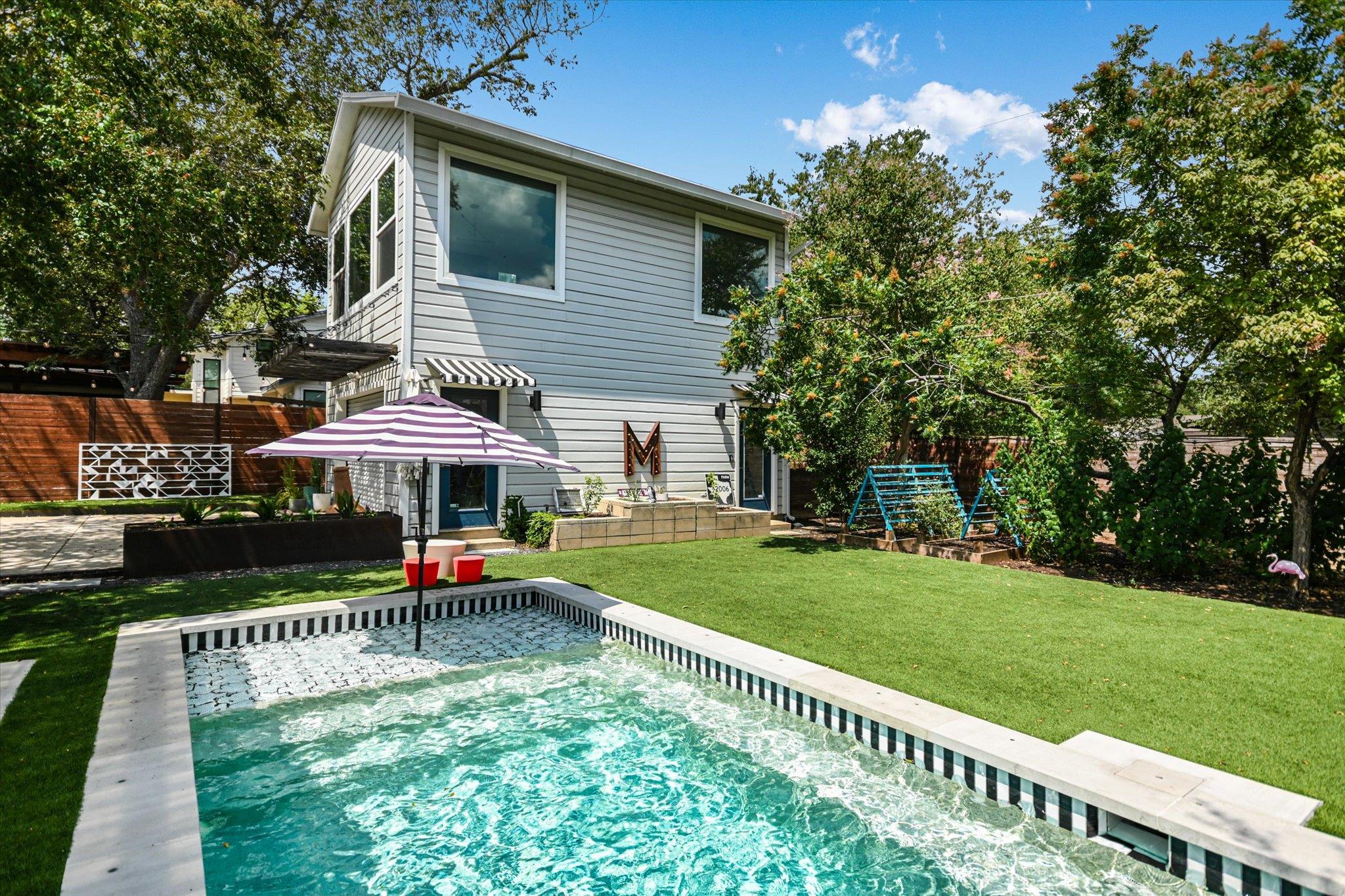 1600 Larkwood DR
