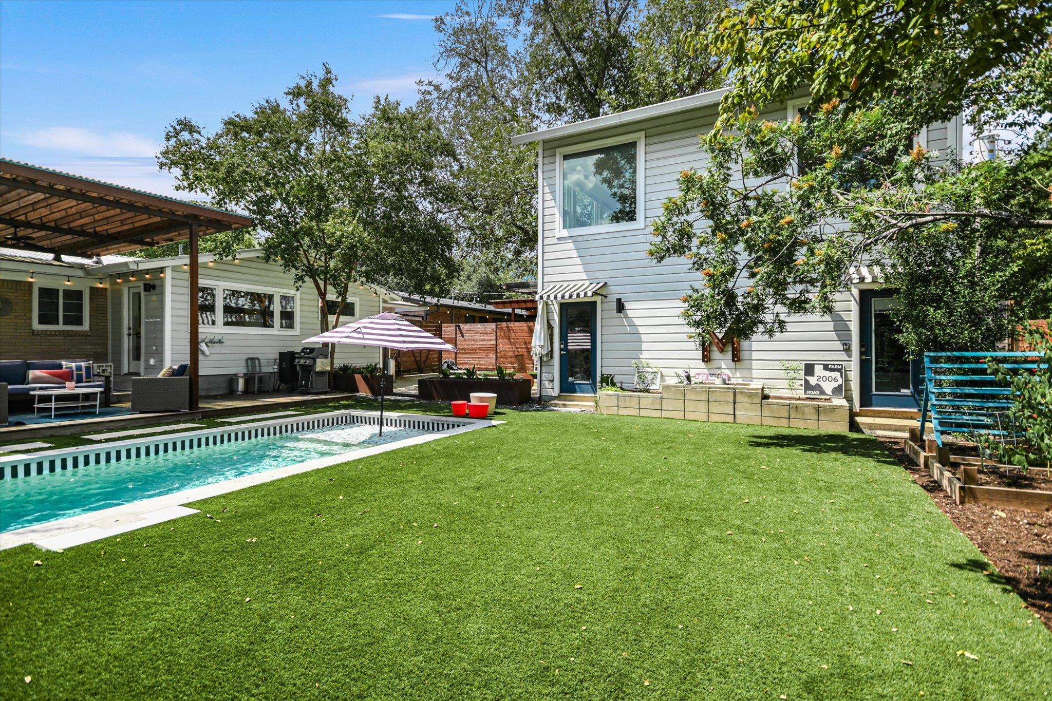 1600 Larkwood DR