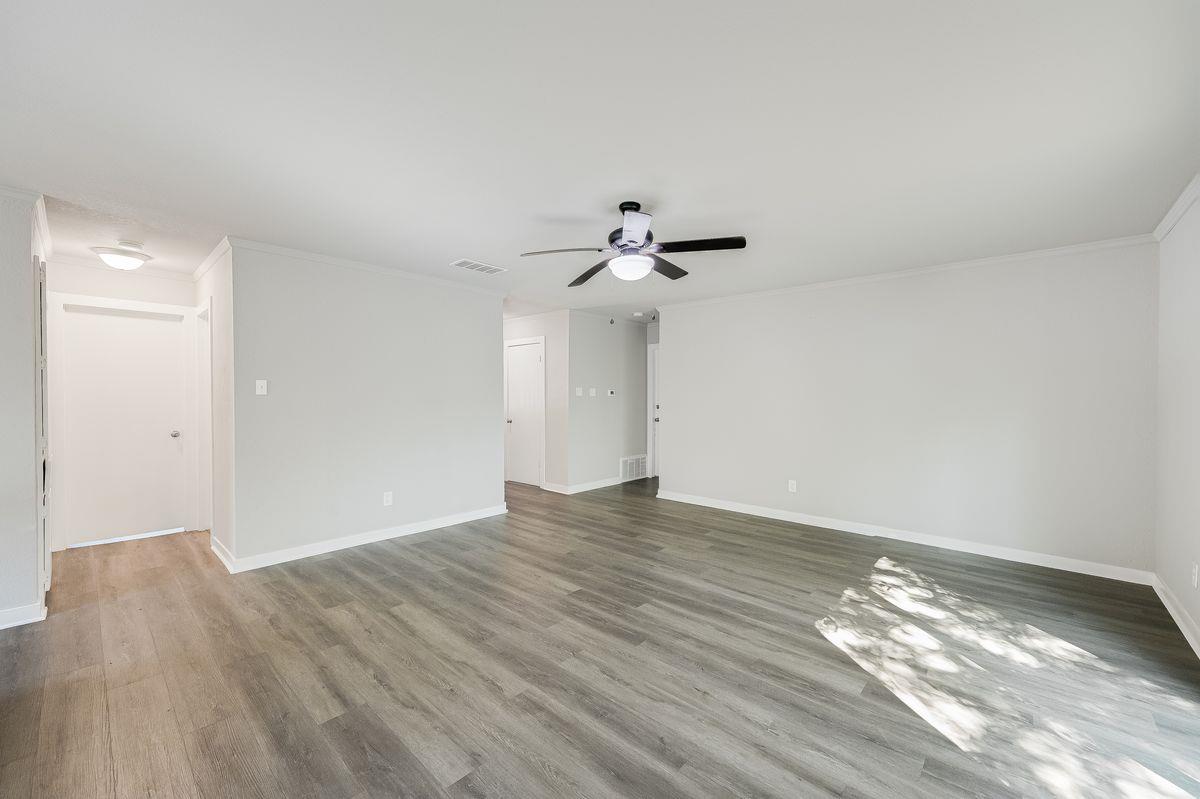 5007 Pepper LN