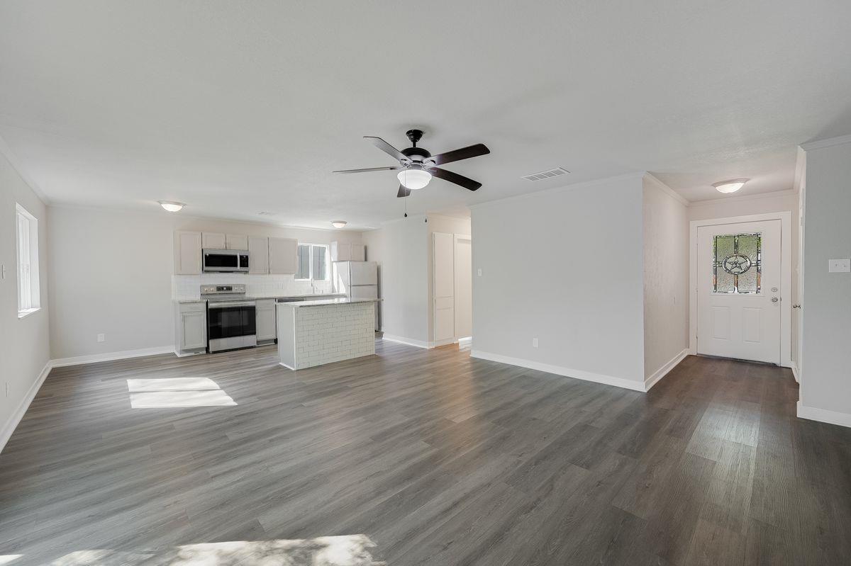 5007 Pepper LN
