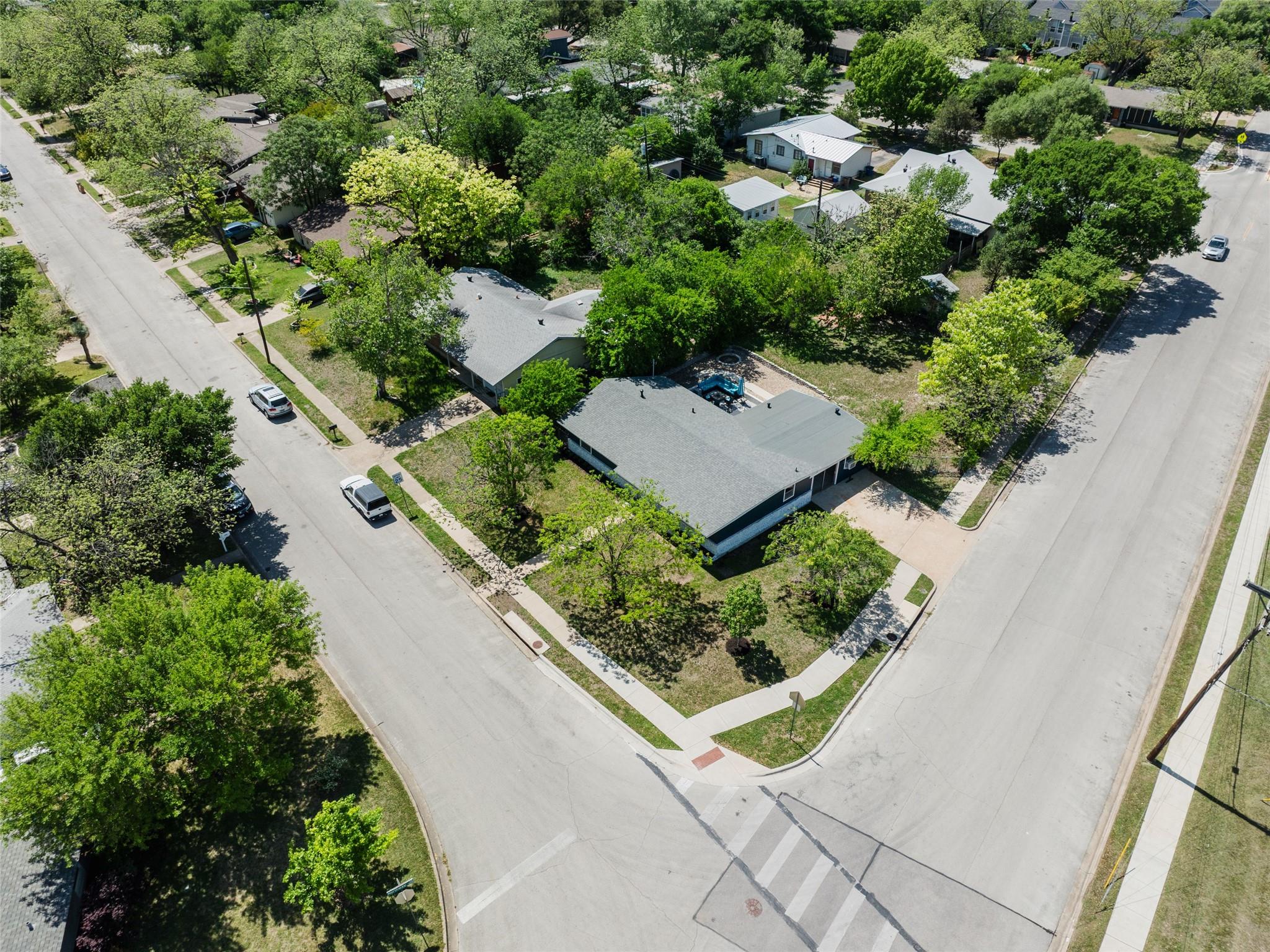 7706 Delafield LN