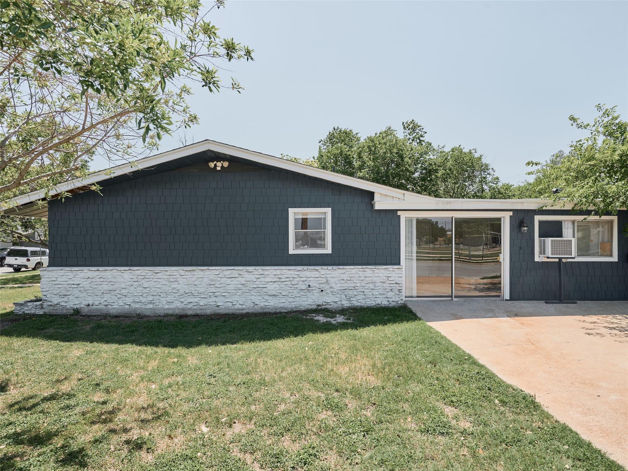 7706 Delafield LN