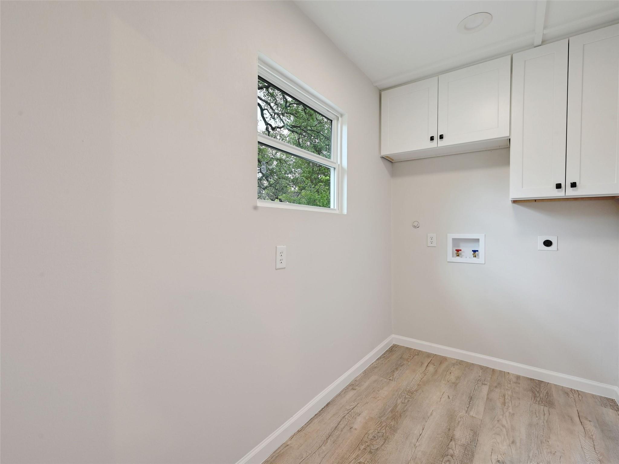 7611 Oak Hedge PL