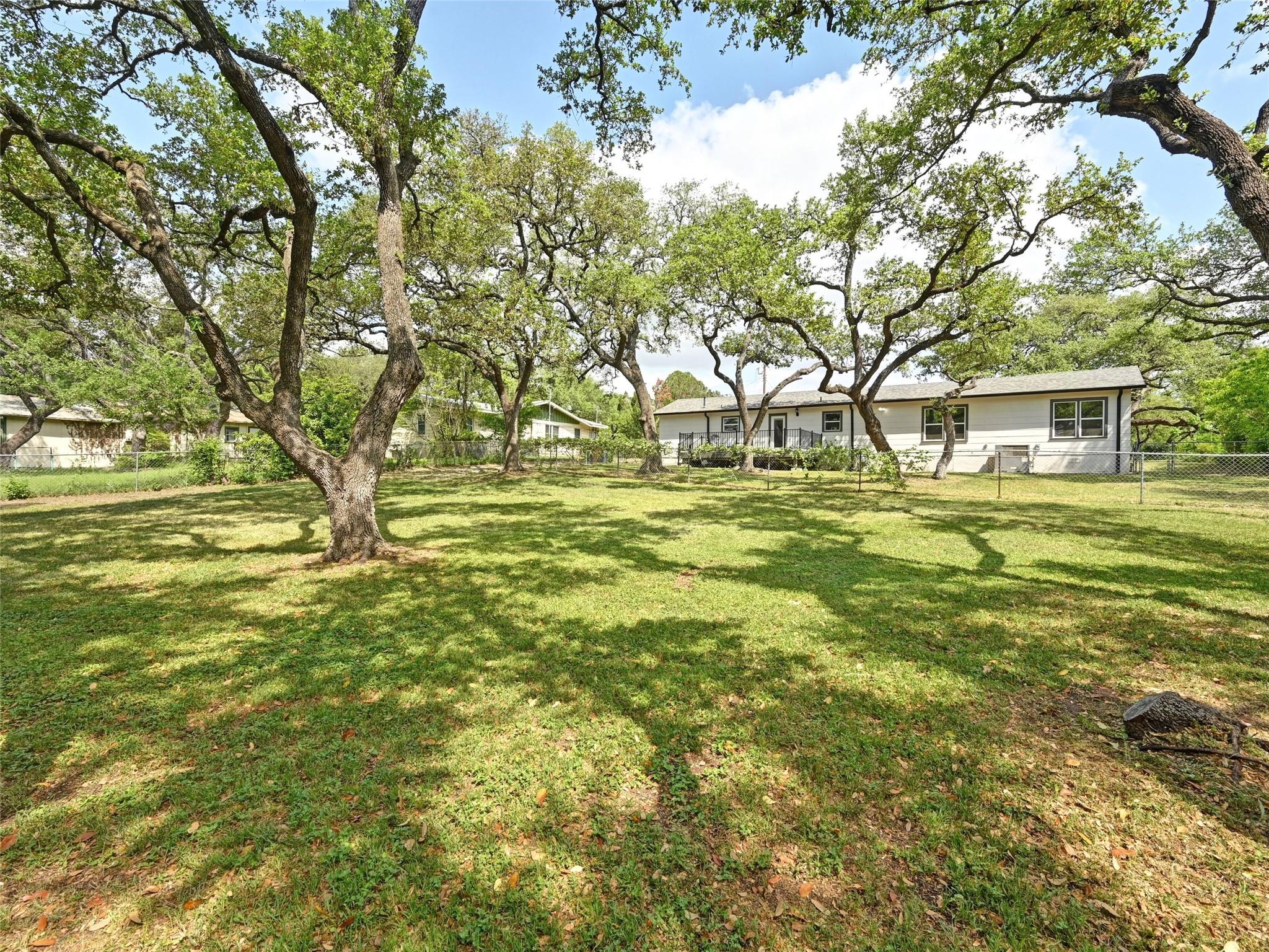 7611 Oak Hedge PL