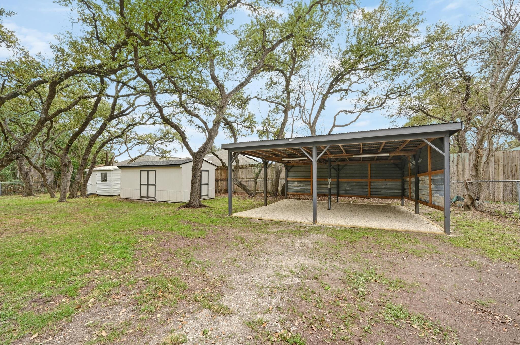 7611 Oak Hedge PL