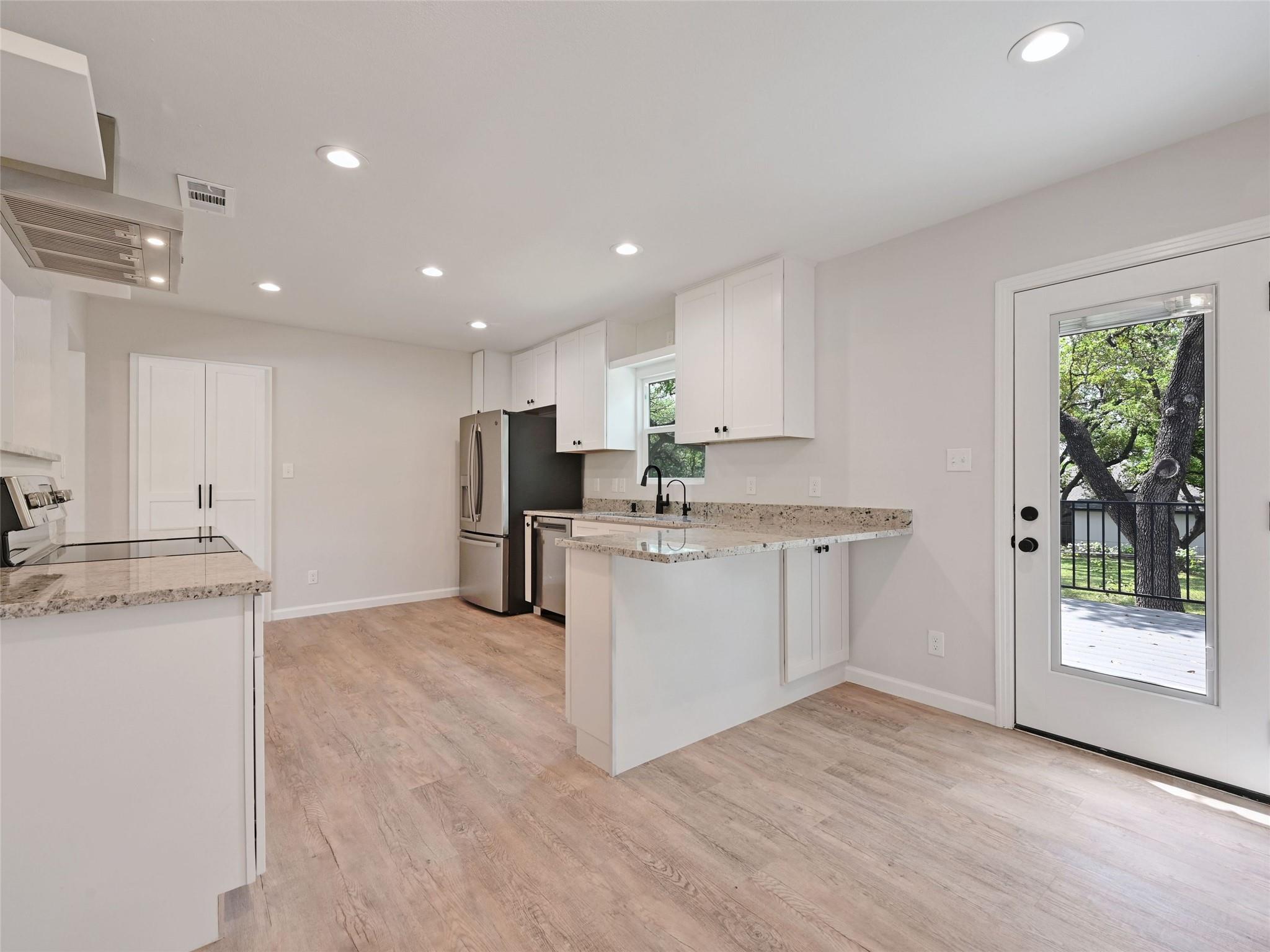 7611 Oak Hedge PL