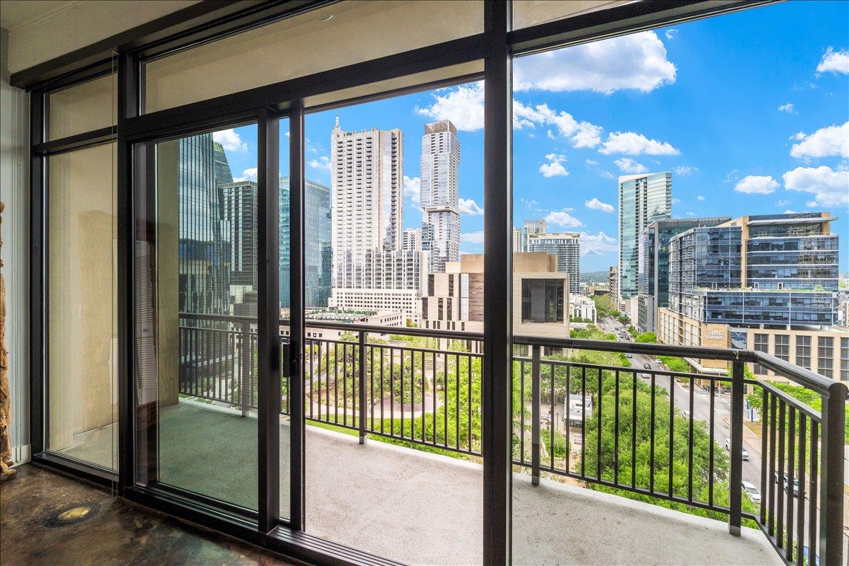 311 W 5th ST # 1005