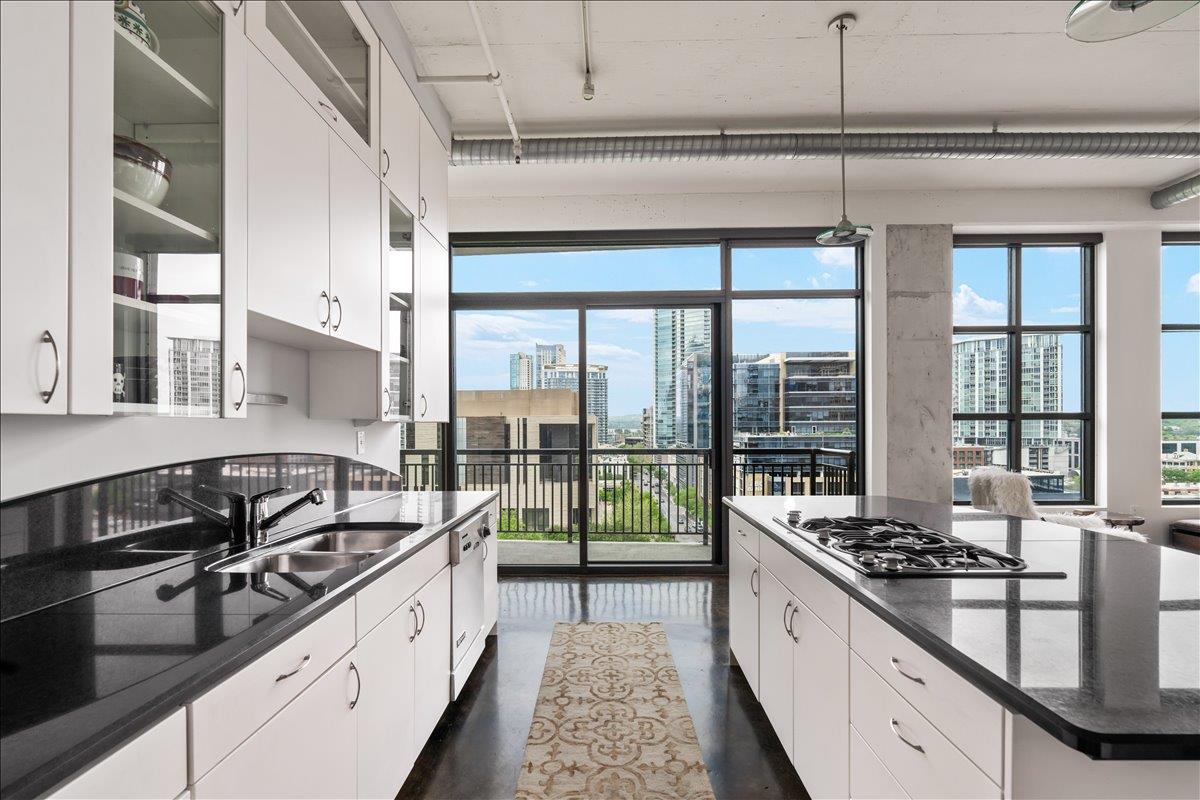 311 W 5th ST # 1005