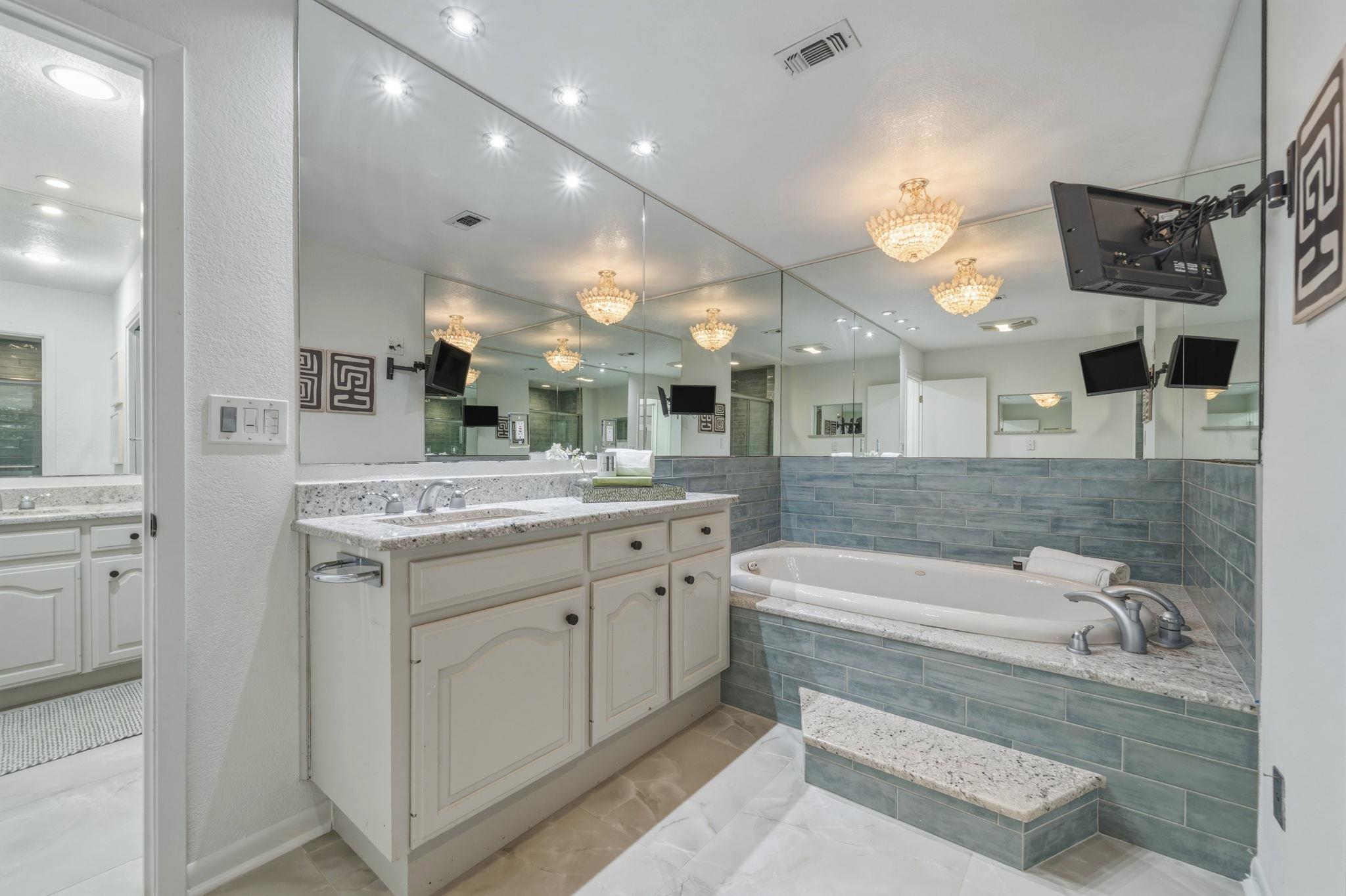 28 Country Oaks DR