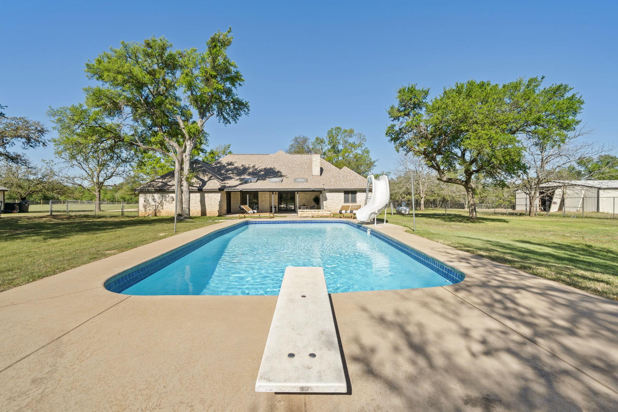 28 Country Oaks DR