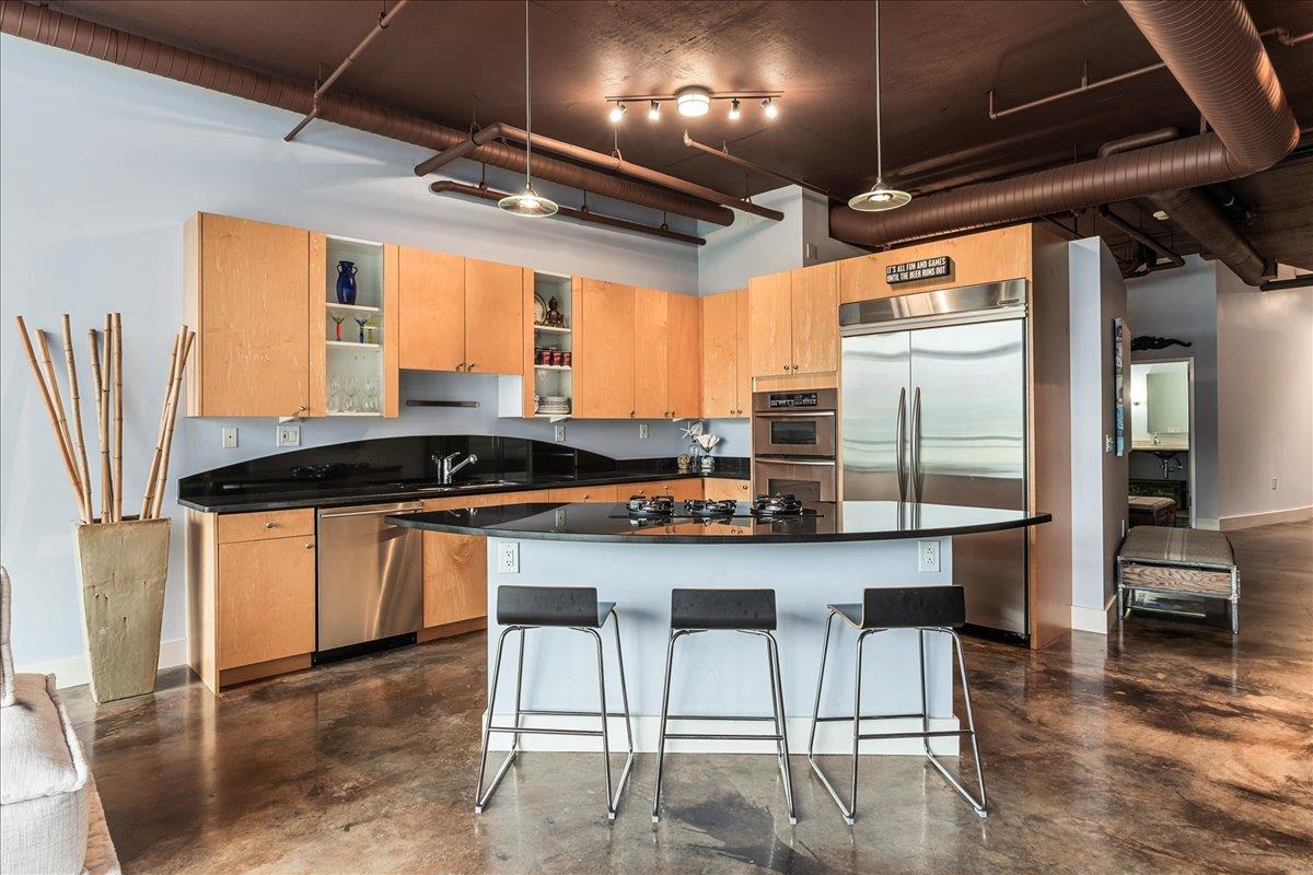 311 W 5TH ST # 703