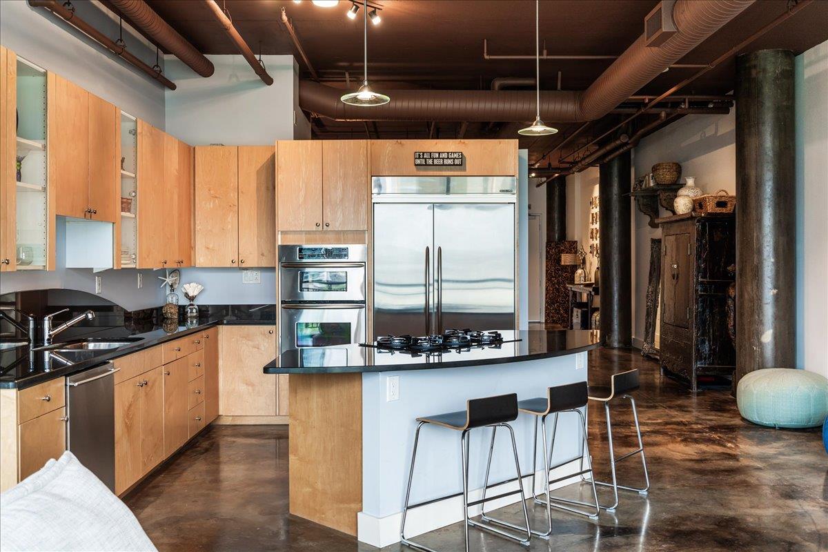 311 W 5TH ST # 703