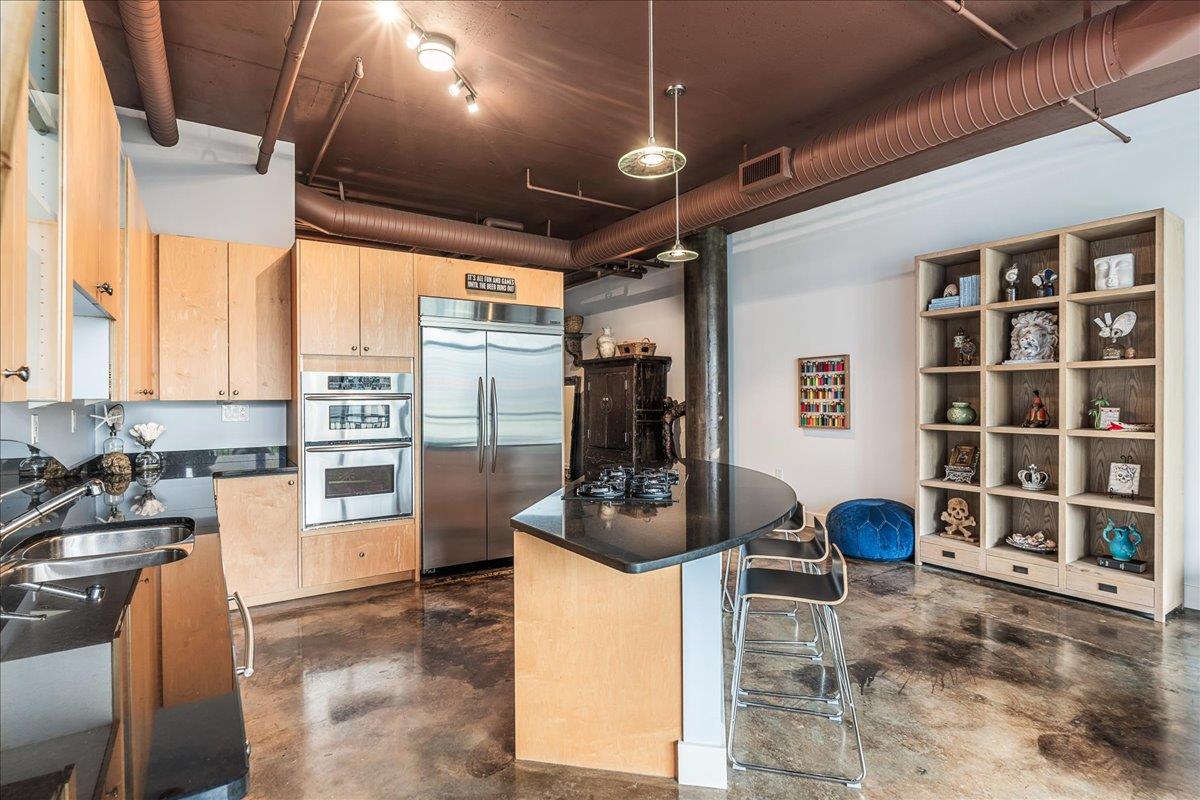 311 W 5TH ST # 703