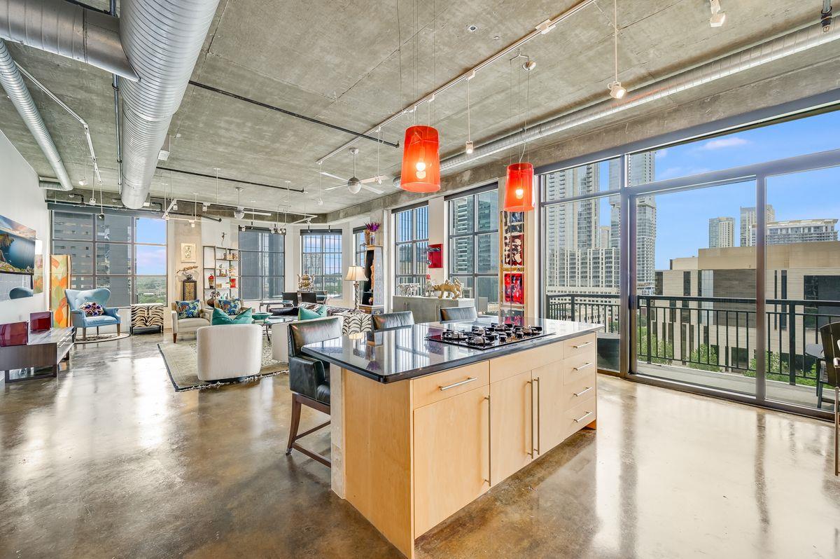 311 W 5th ST # 1002