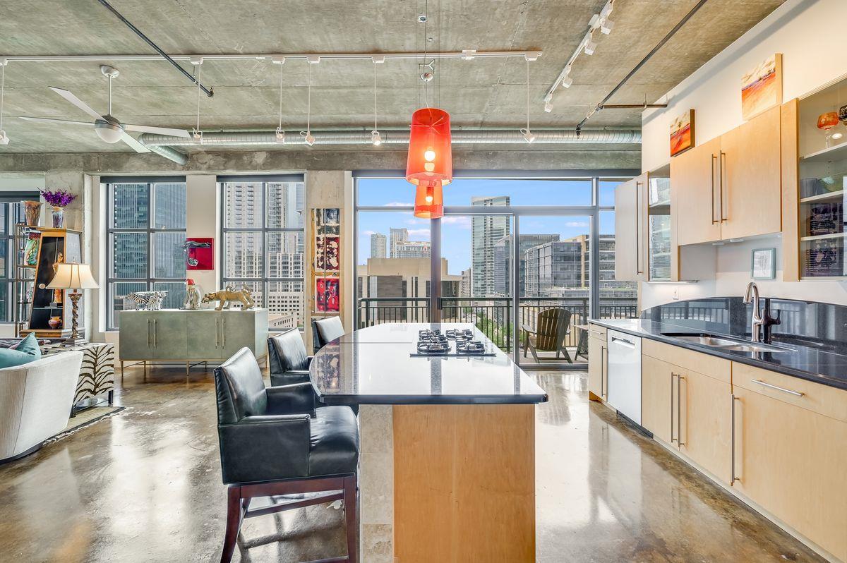 311 W 5th ST # 1002