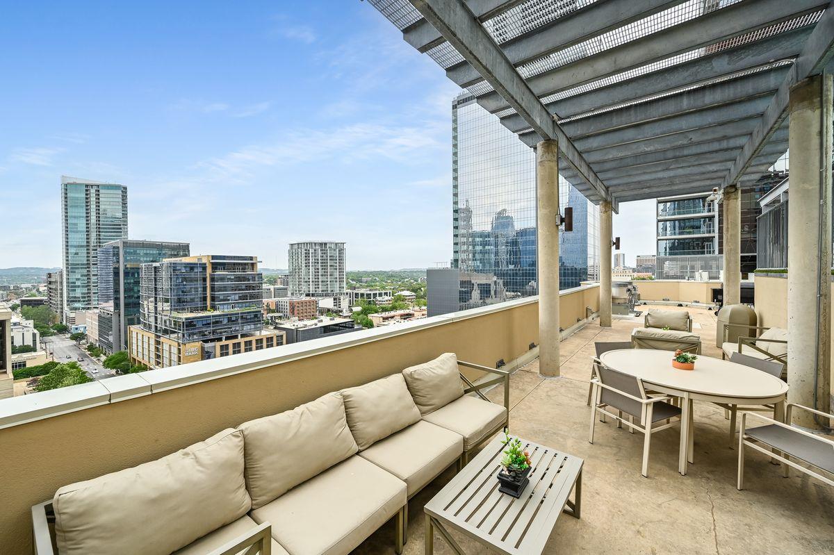 311 W 5th ST # 1002