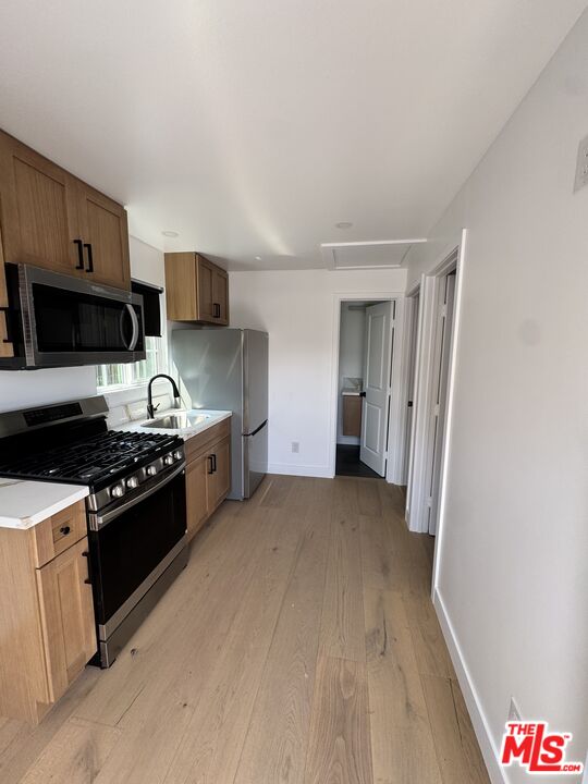 9506 S San Pedro
