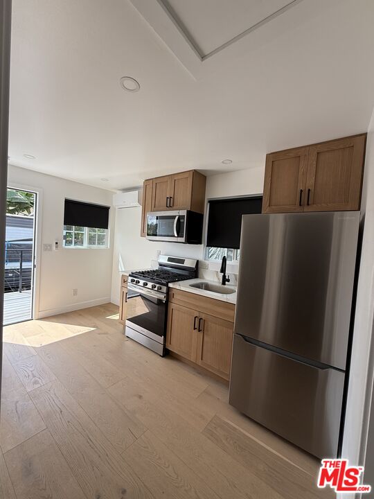 9506 S San Pedro