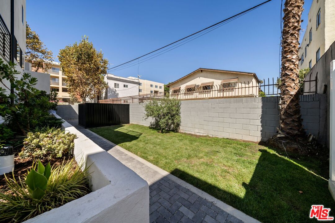 1624 N Normandie Ave Unit: B