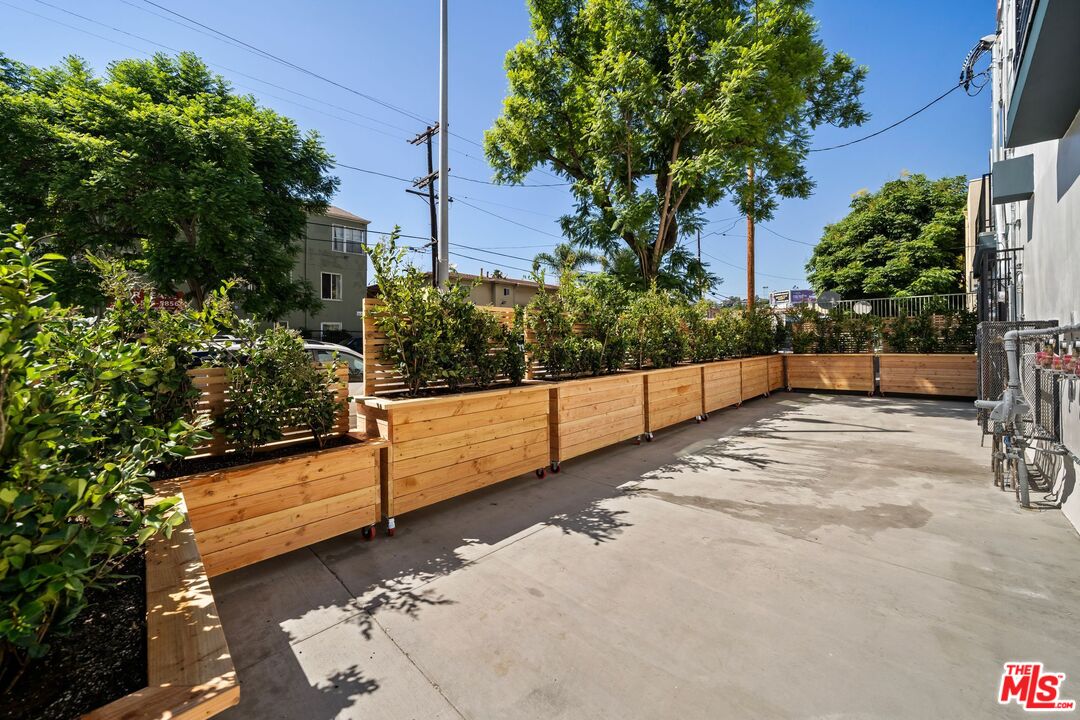 1624 N Normandie Ave Unit: B
