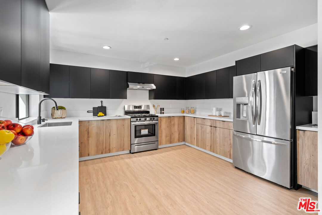 1624 N Normandie Ave Unit: B