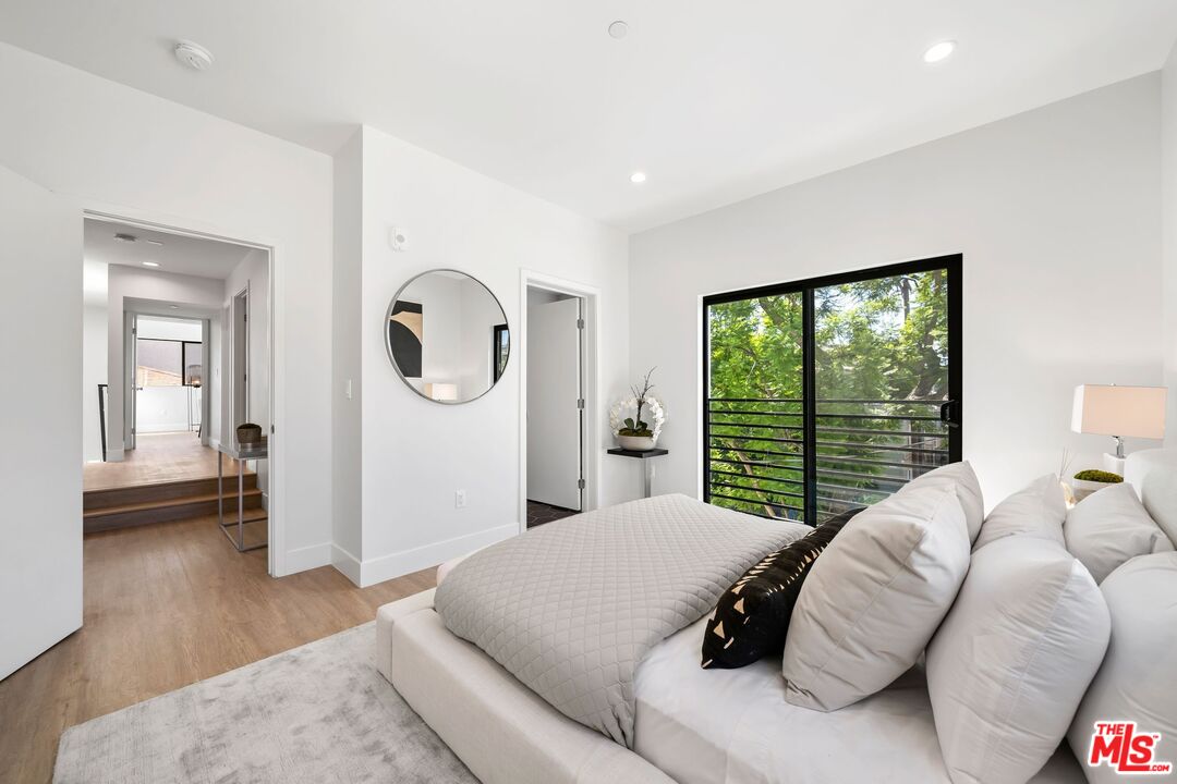 1624 N Normandie Ave Unit: B