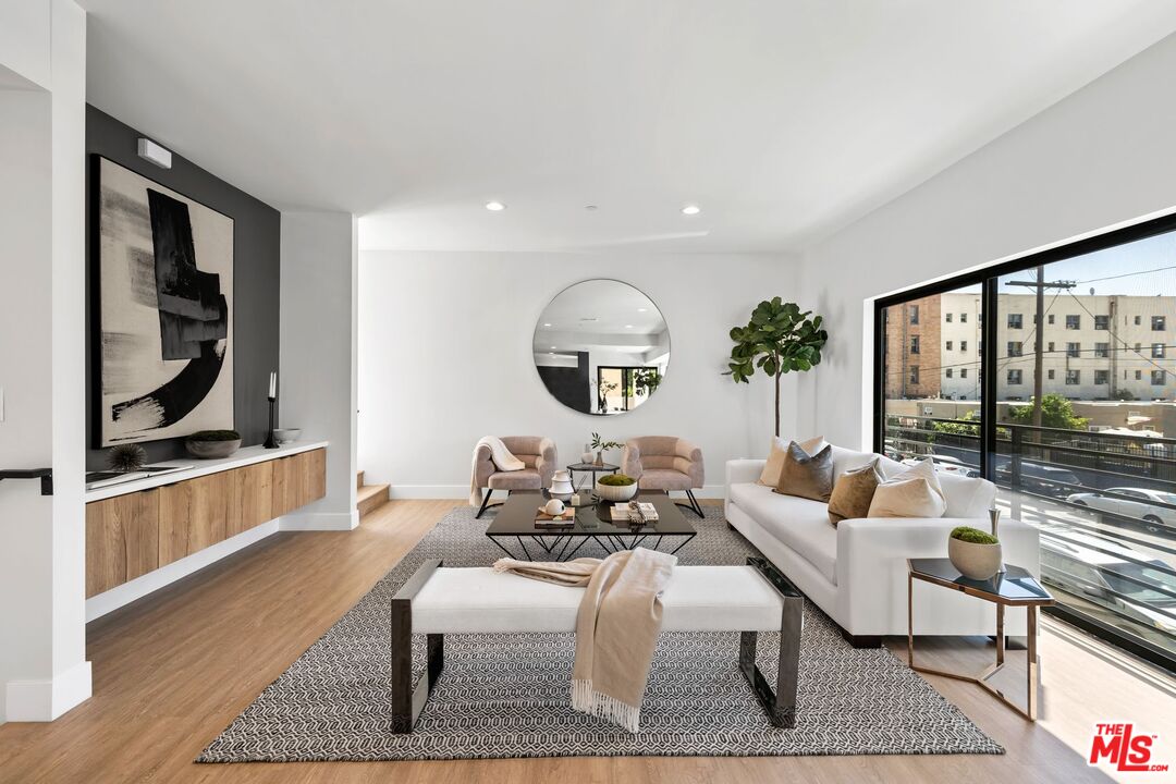 1624 N Normandie Ave Unit: B