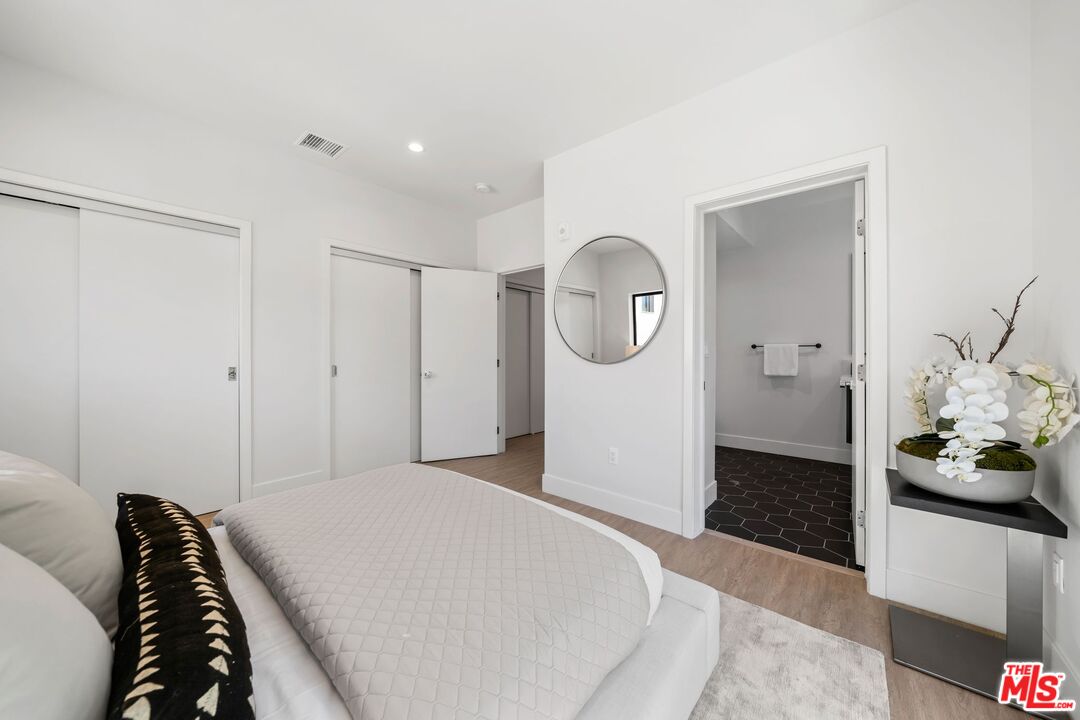 1624 N Normandie Ave Unit: B