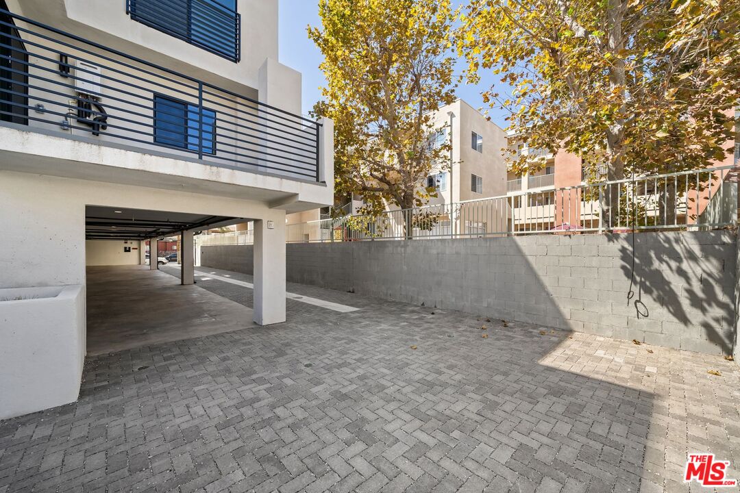1624 N Normandie Ave Unit: B