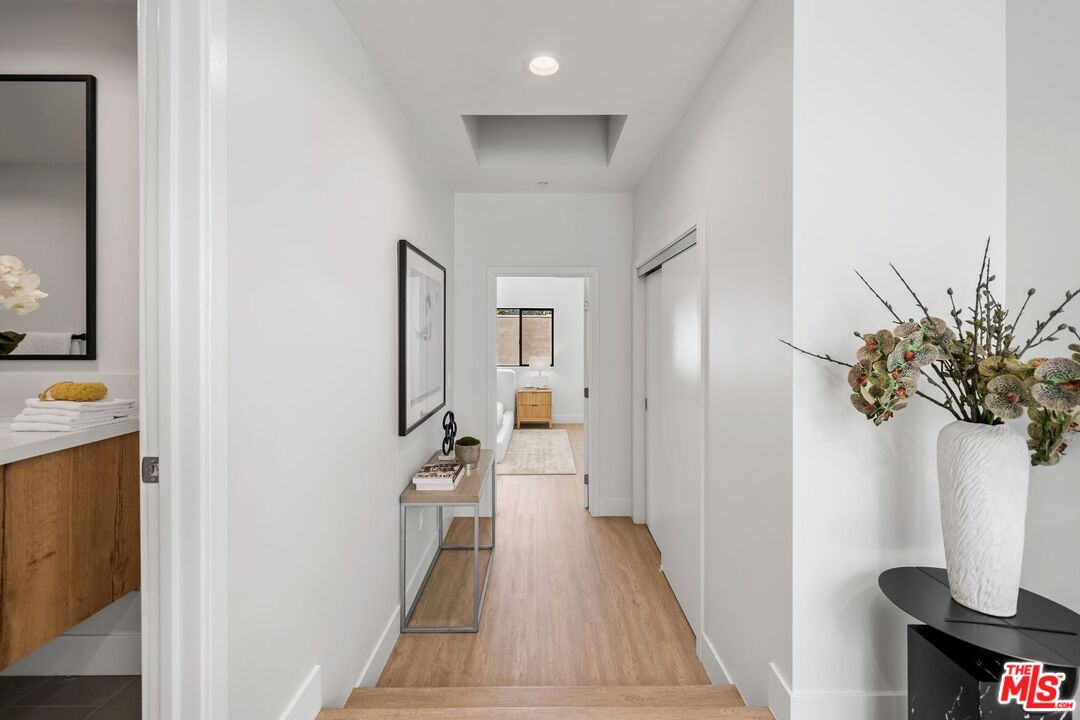 1624 N Normandie Ave Unit: B