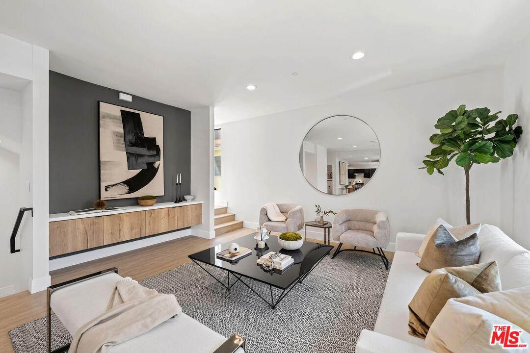 1624 N Normandie Ave Unit: C