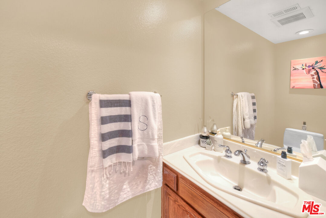 5624 Las Virgenes Rd Unit: 19