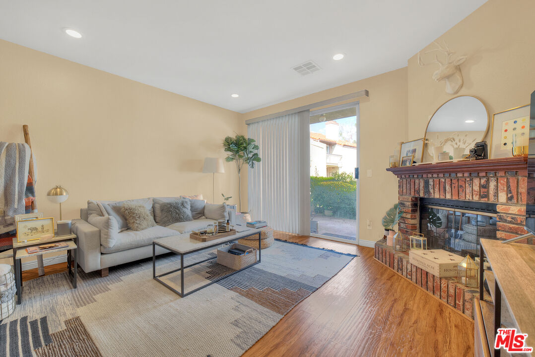 5624 Las Virgenes Rd Unit: 19