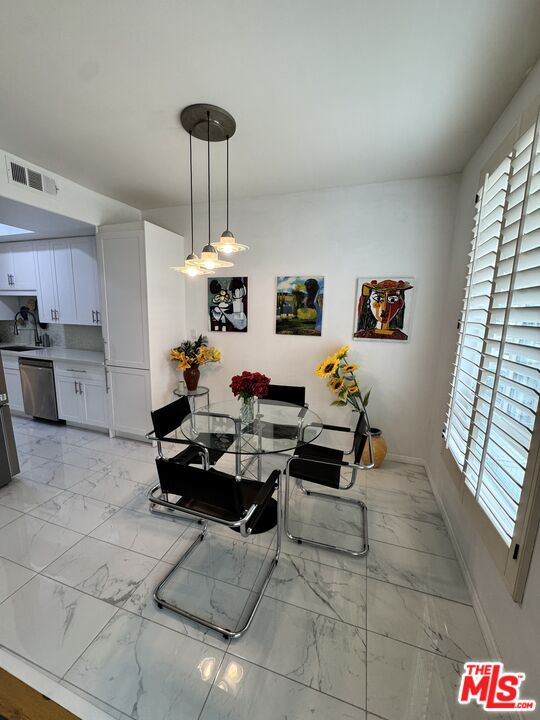 1002 S Burnside Ave Unit: 204