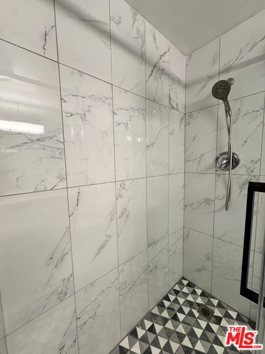 1002 S Burnside Ave Unit: 204