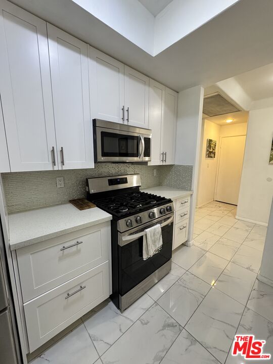 1002 S Burnside Ave Unit: 204