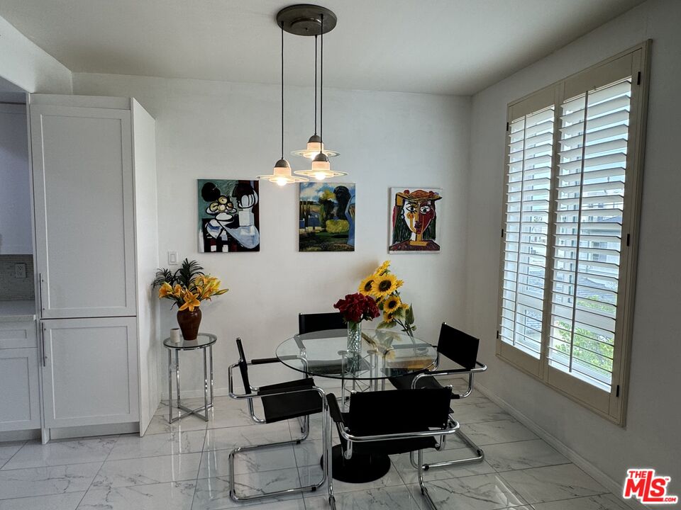 1002 S Burnside Ave Unit: 204
