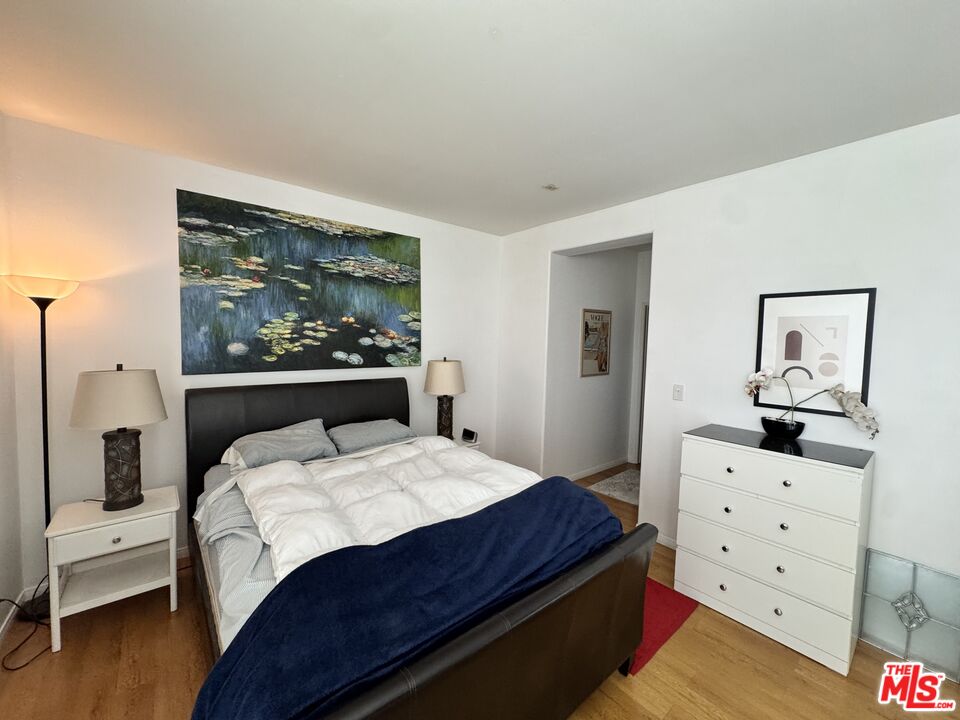 1002 S Burnside Ave Unit: 204