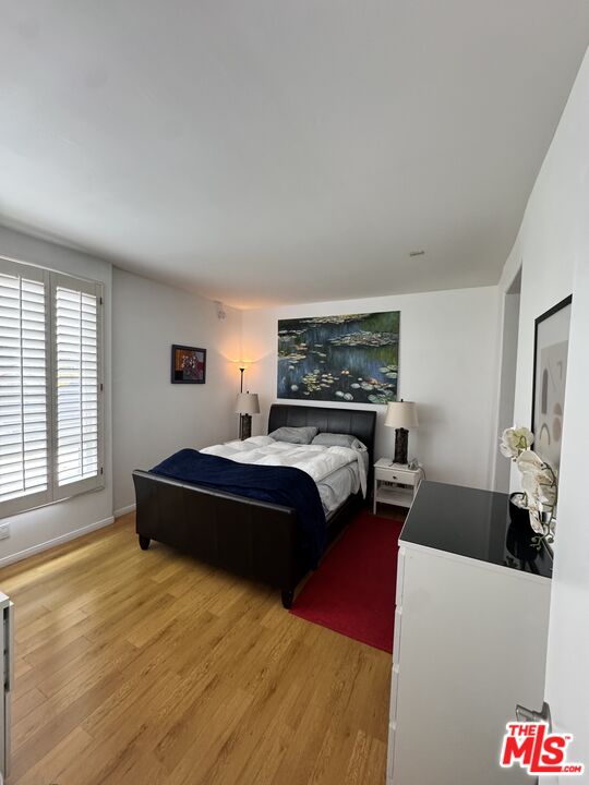 1002 S Burnside Ave Unit: 204