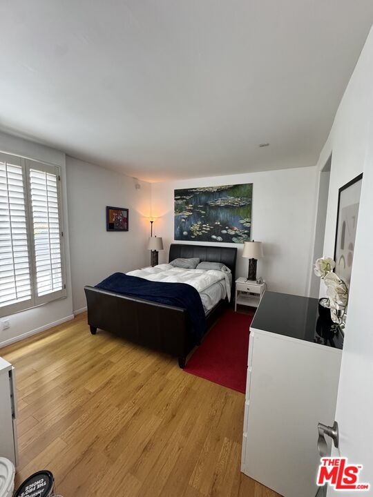 1002 S Burnside Ave Unit: 204
