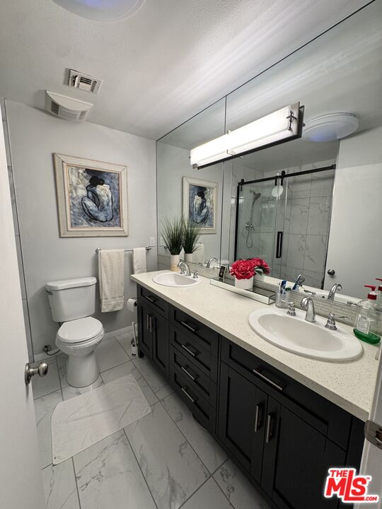 1002 S Burnside Ave Unit: 204