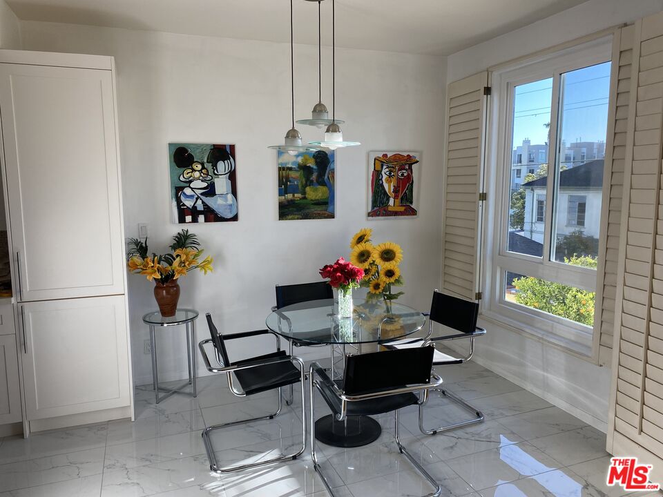 1002 S Burnside Ave Unit: 204