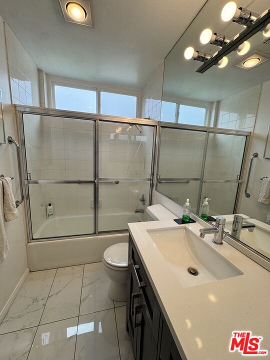 1002 S Burnside Ave Unit: 204