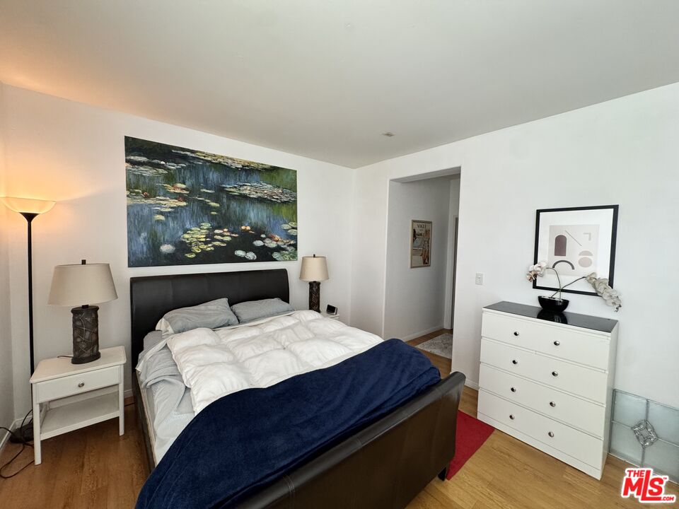 1002 S Burnside Ave Unit: 204