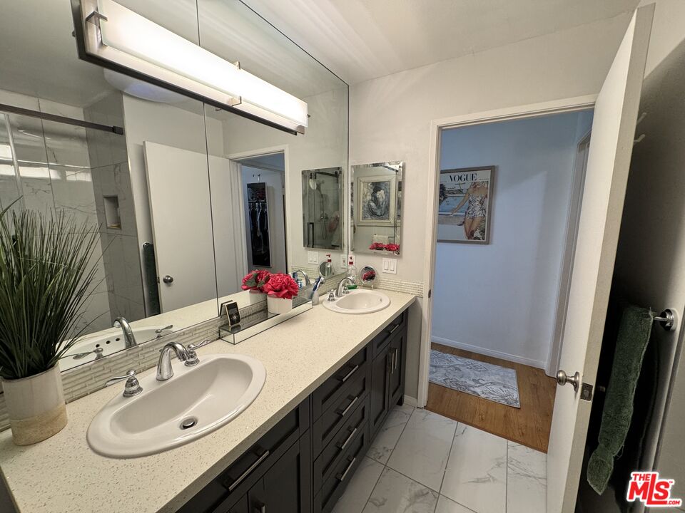 1002 S Burnside Ave Unit: 204